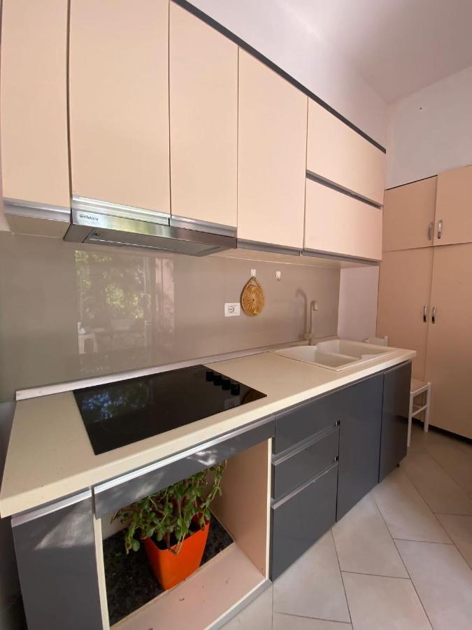 eri apartament Apartment Himare Bagian luar foto